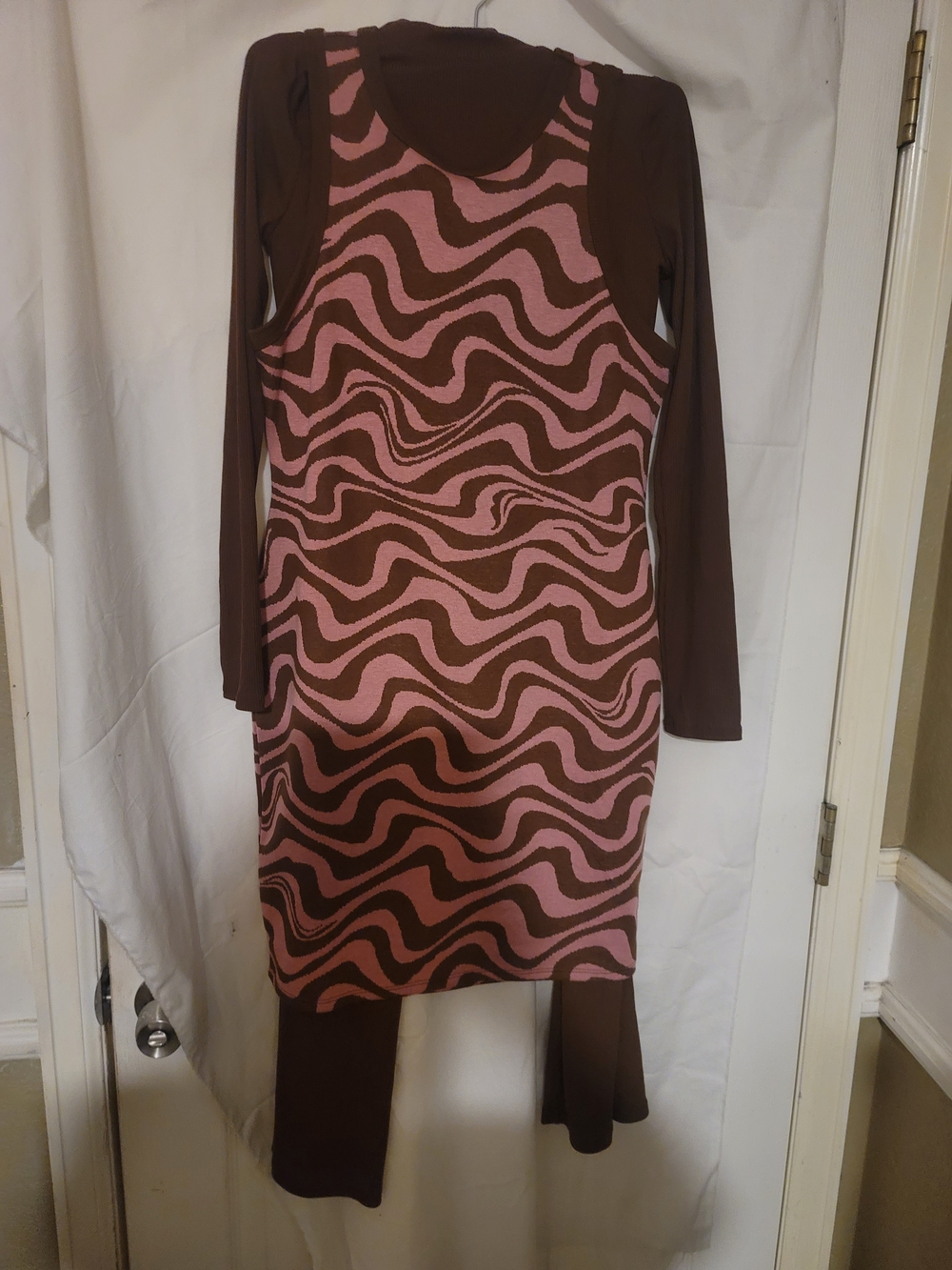 Brown & Pink Wave Pattern Knit Dress